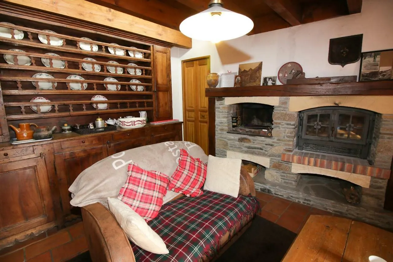 Pyrenees Stone Mountain House Villa Bagneres-de-Luchon 0*,  France